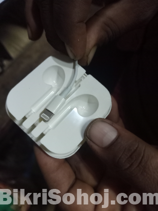 Apple iPhone 6 এর একটি অরিজিনাল হেডফোন